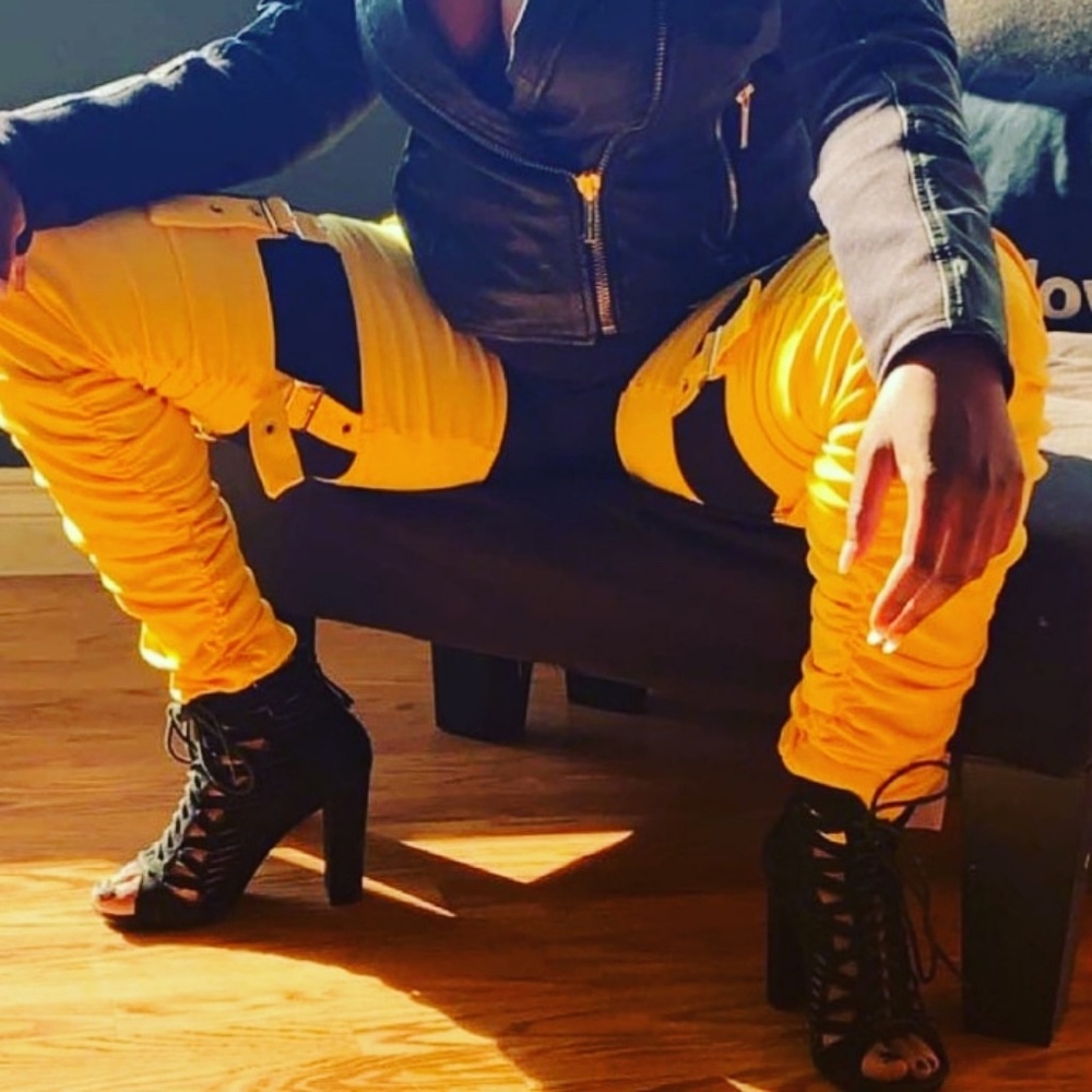 Buckle pants